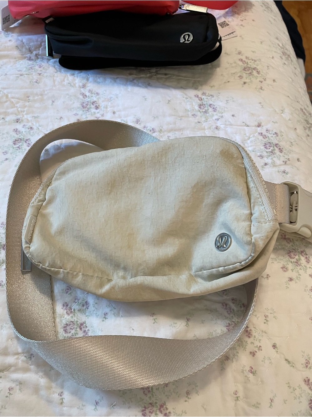 Lululemon Everywhere Belt Bag used